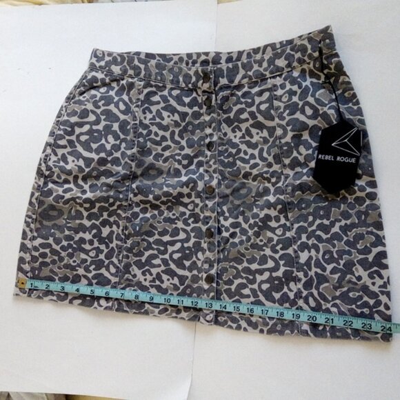 New Rebel Rogue Leopard London A-Line 100 Percent Cotton Button Up Mini Skirt XL - Picture 1 of 14